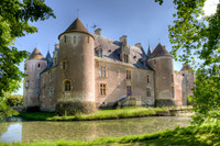 Le Château et  jardin d'Ainay-le-Vieil